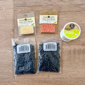 Lot of‎ 5 Vintage Packs MILL HILL Glass Seed Beads & Nylon Thread for Needlework
